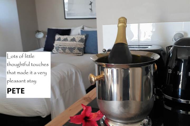Champagne service
