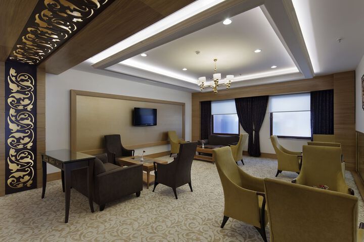 Entrance & Lobby
