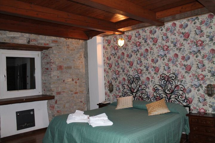 Room 5 of 31