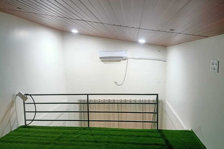 General 11 of 18