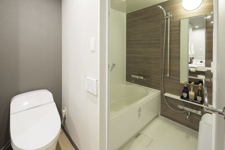 Room 18 of 50
