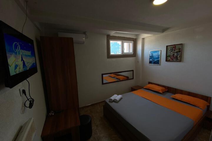 Room 7 of 40