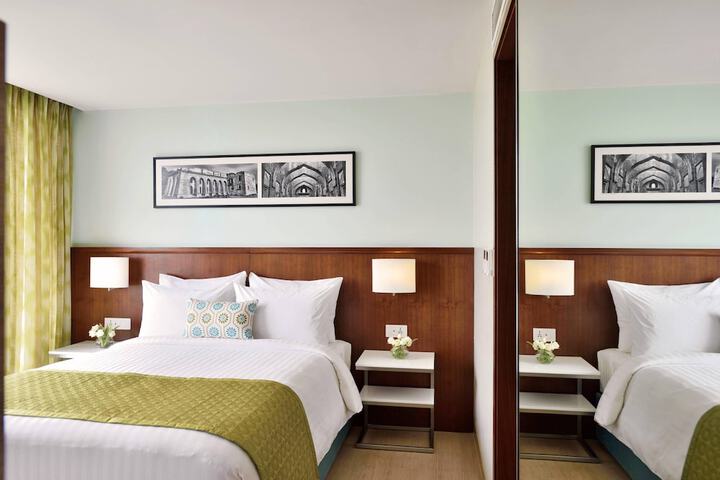Room 7 of 32