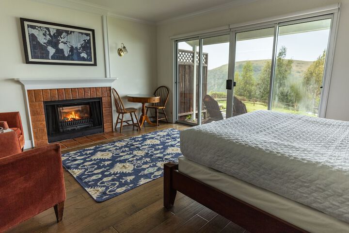 1 Queen Bed (13 of 14)