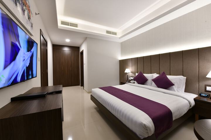 Room 13 of 42