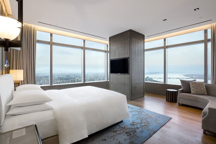Room 6 of 53