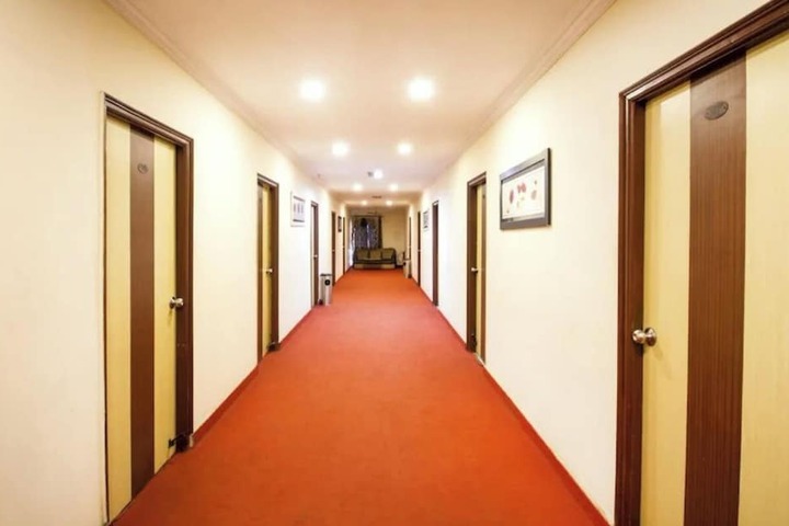 Room 6 of 24