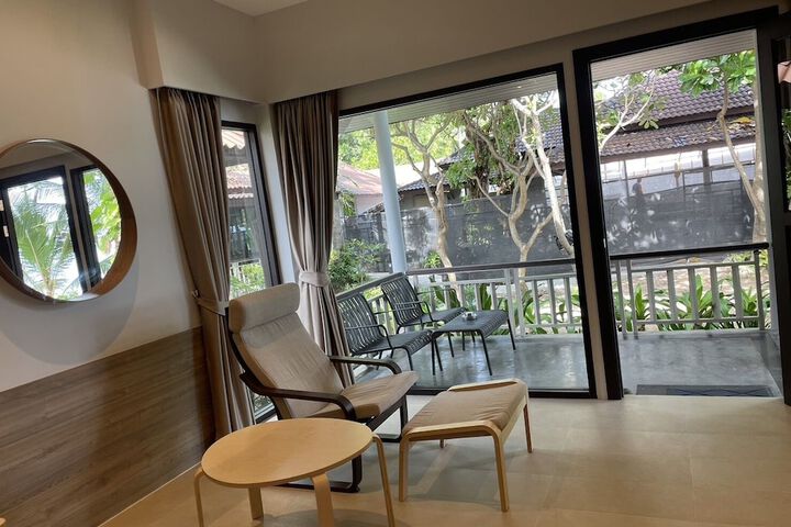 Room 12 of 32