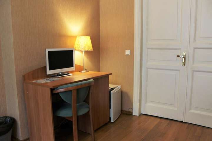Room 23 of 53