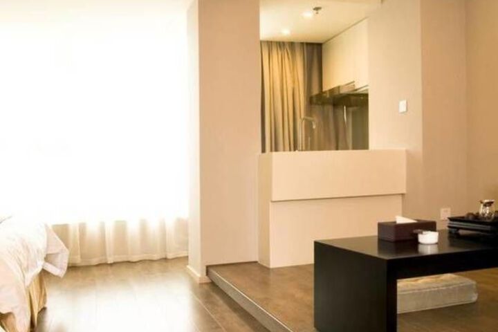 Room 43 of 166