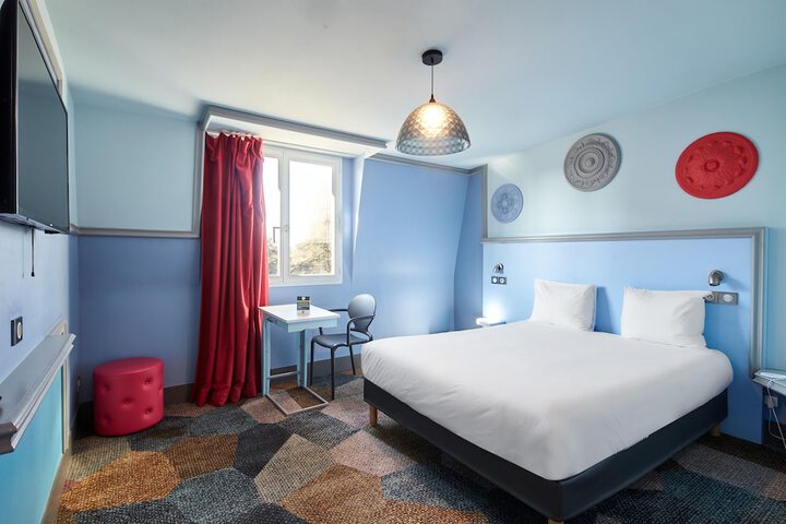 Room 10 of 40