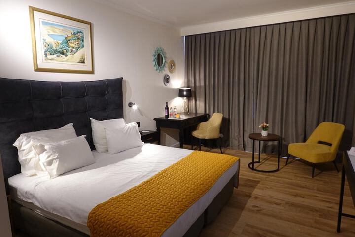 Room 16 of 46