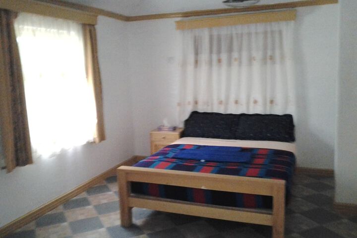 Room 6 of 19