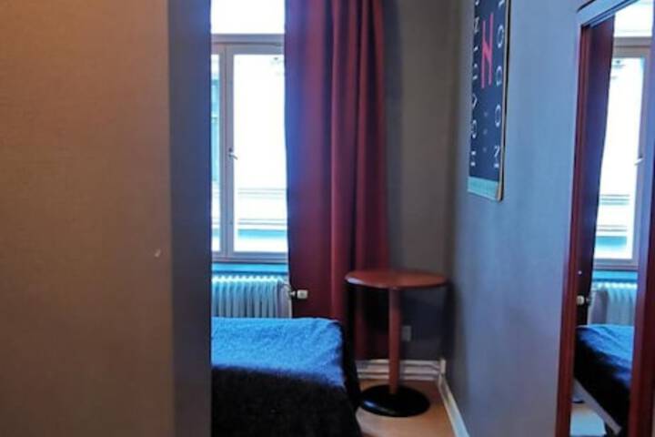 Room 17 of 50
