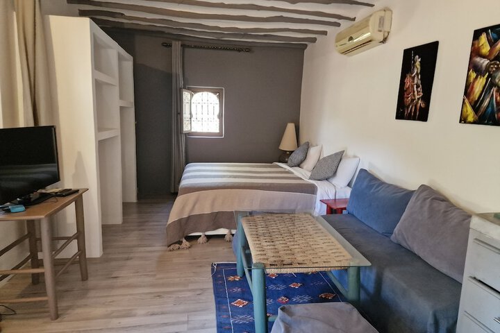 Room 2 of 94