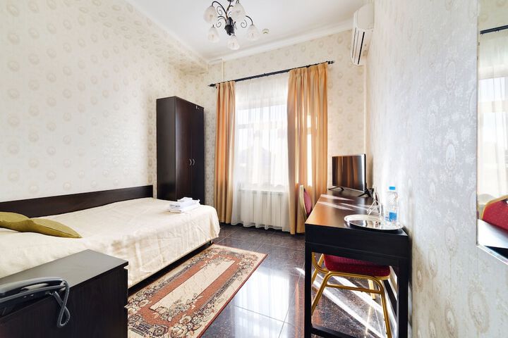 Room 14 of 73