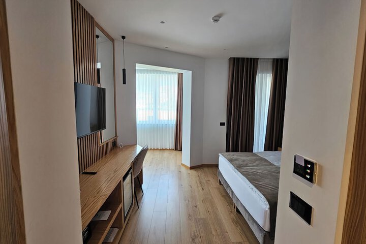 Room 7 of 56