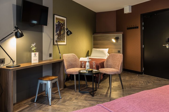 Room 60 of 191