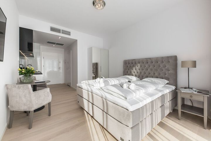 Room 7 of 52