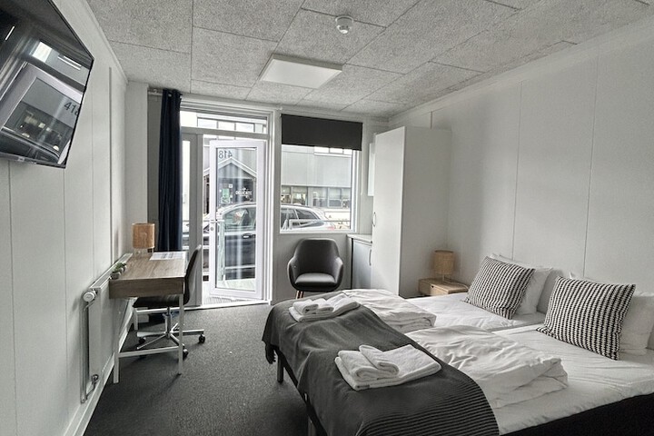 Room 8 of 36