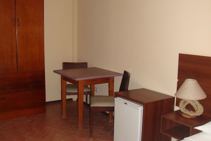 Room 13 of 138