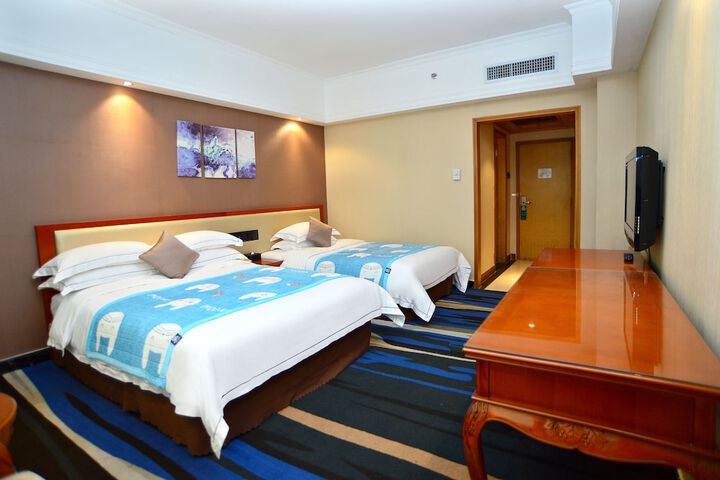 Room 25 of 65
