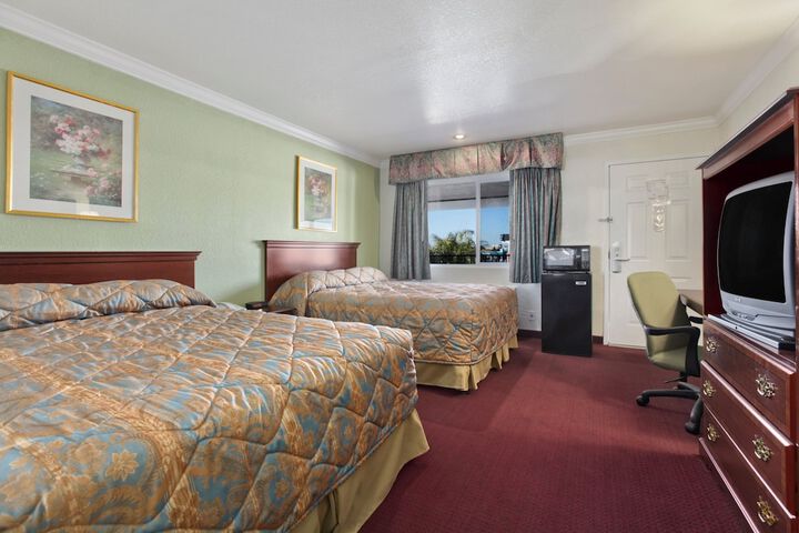Room 2 of 5