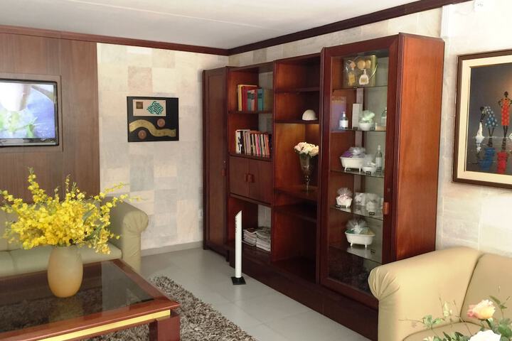 Guest Lobby