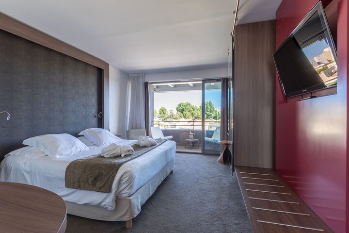 Room 32 of 74