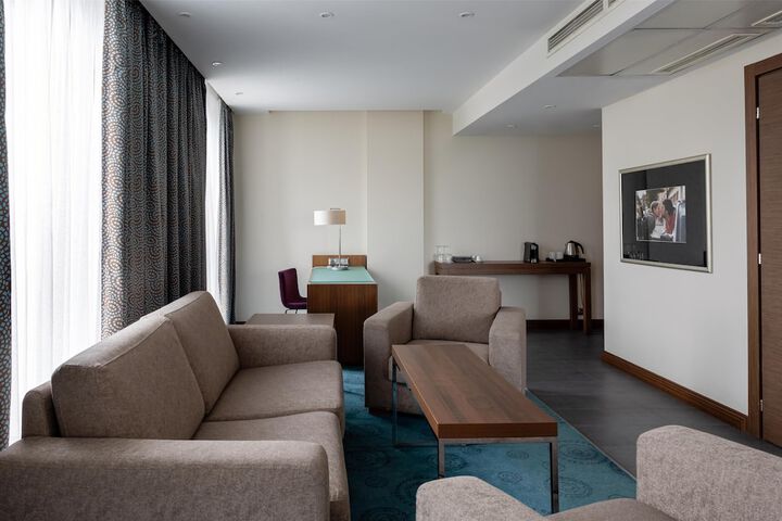 Room 95 of 228