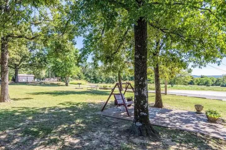 Hotel Exterior 25 of 28