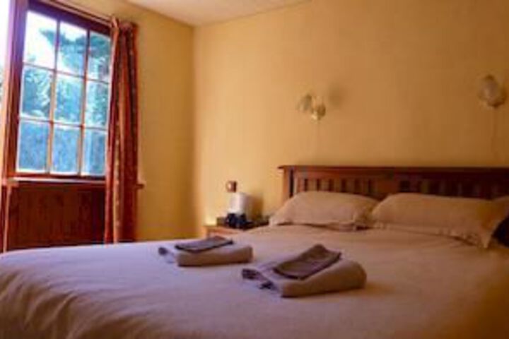 Room 5 of 17