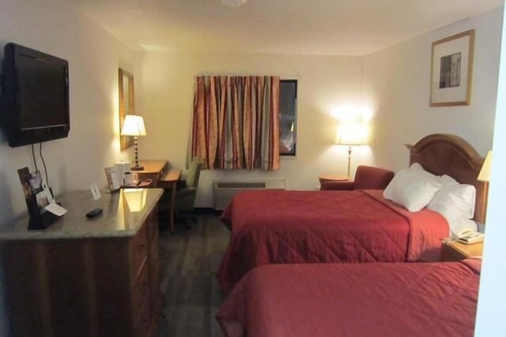 2 Double Beds (2 of 2)