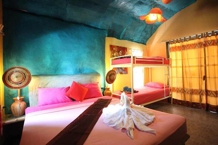 Room 40 of 169