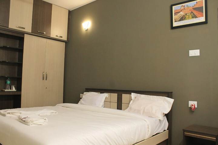 Room 12 of 68