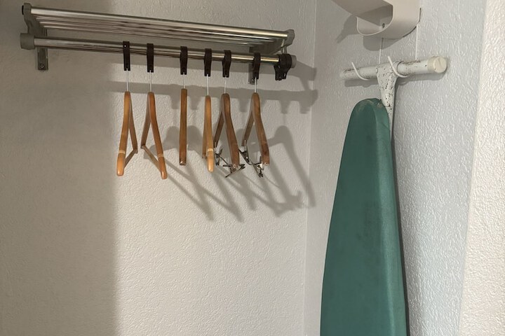 Iron/ironing board