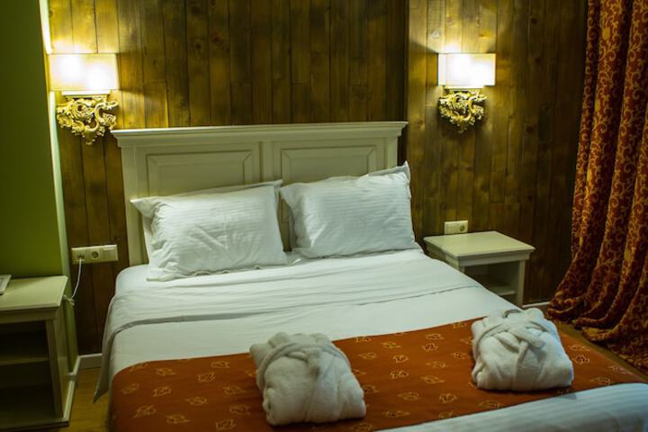 Room 9 of 47