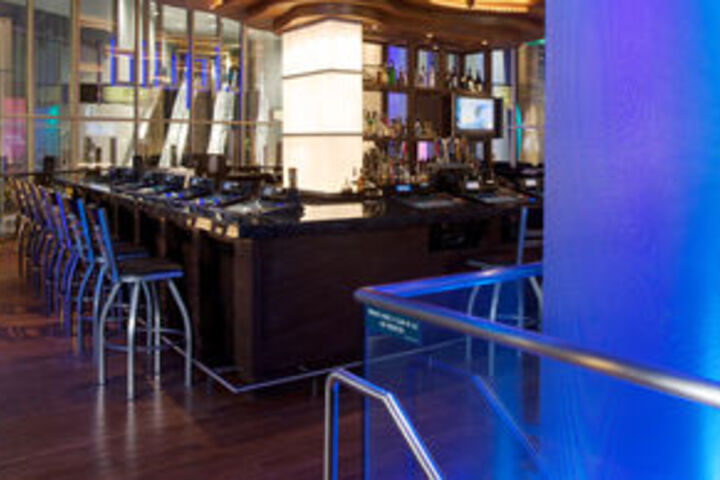 Lounge 6 of 24