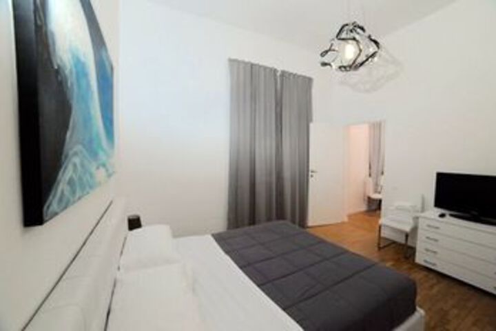 Room 2 of 36