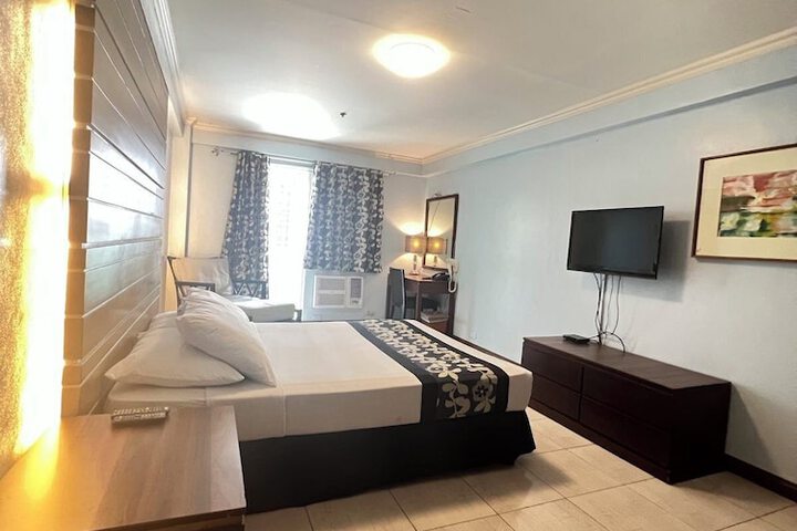 Room 26 of 80