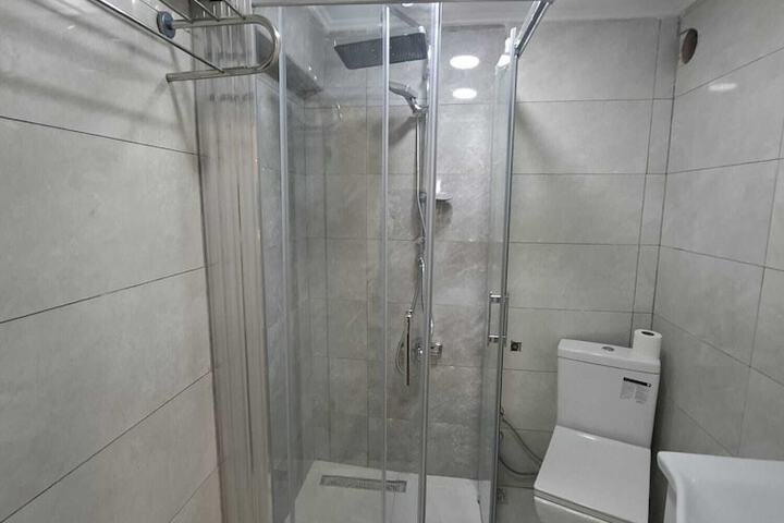 Room 10 of 21