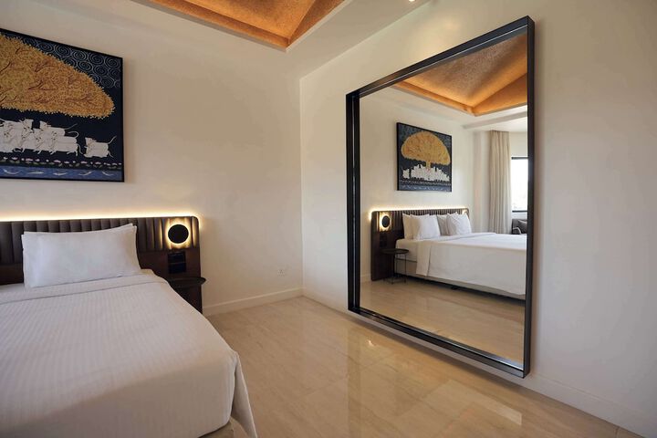 Room 16 of 162
