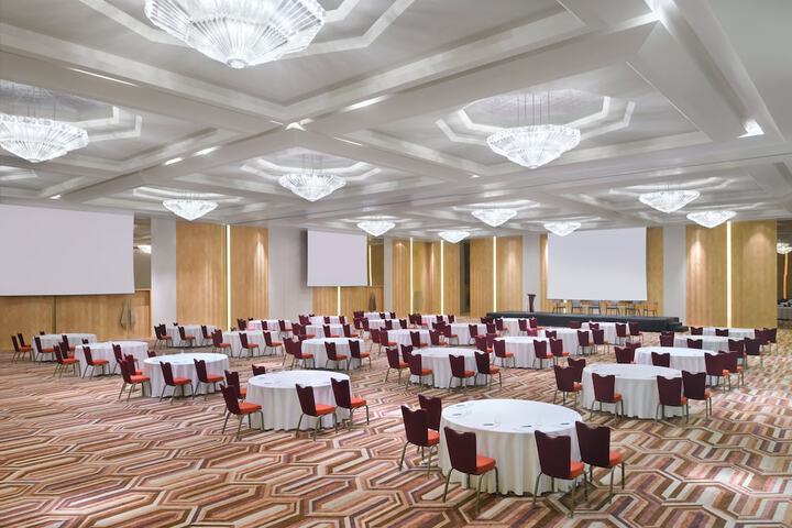 Ballroom/Hall 104 of 143