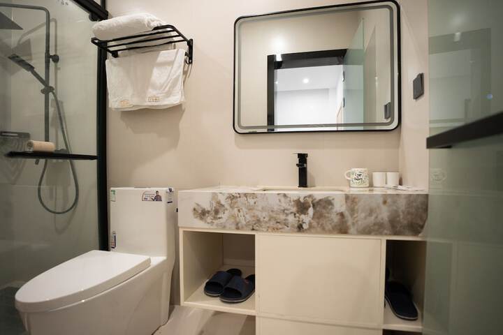 Room 45 of 49