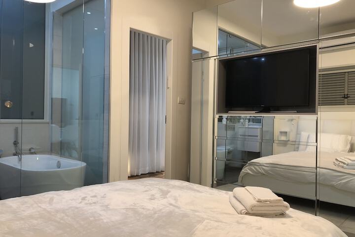 Room 10 of 29