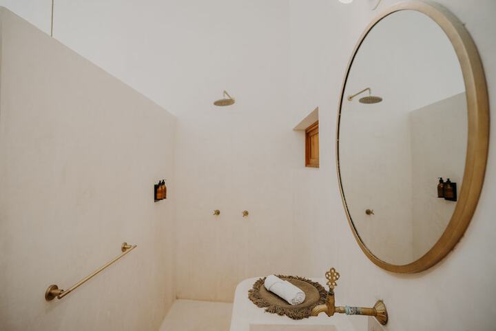 Room 48 of 78
