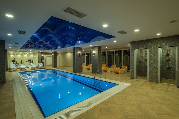 Hotel Pool