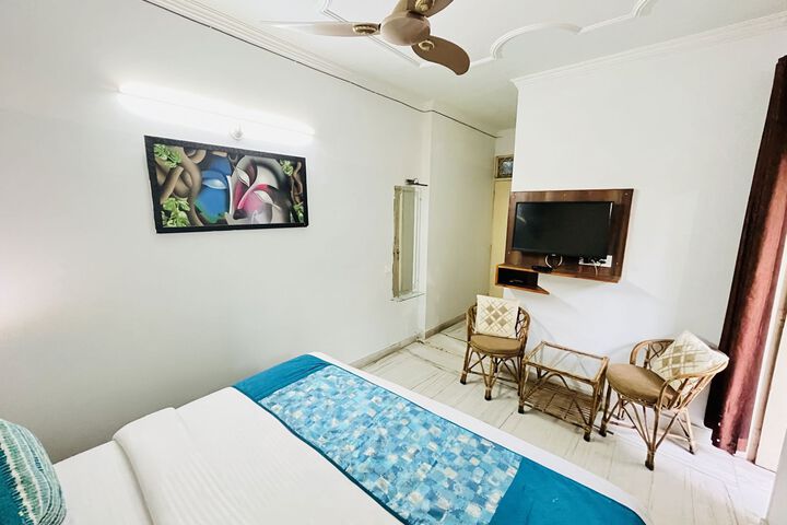 Room 16 of 19
