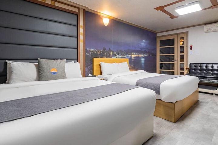 Room 93 of 139