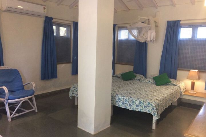 Room 42 of 233